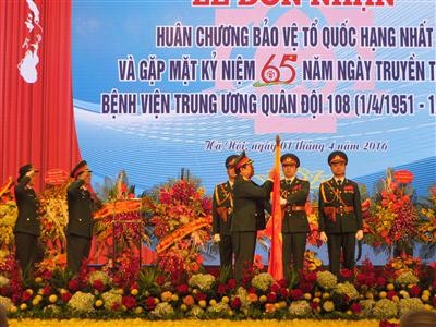 Bệnh viện Trung ương Quân đội 108 đón nhận Huân chương Bảo vệ Tổ quốc hạng Nhất - ảnh 1